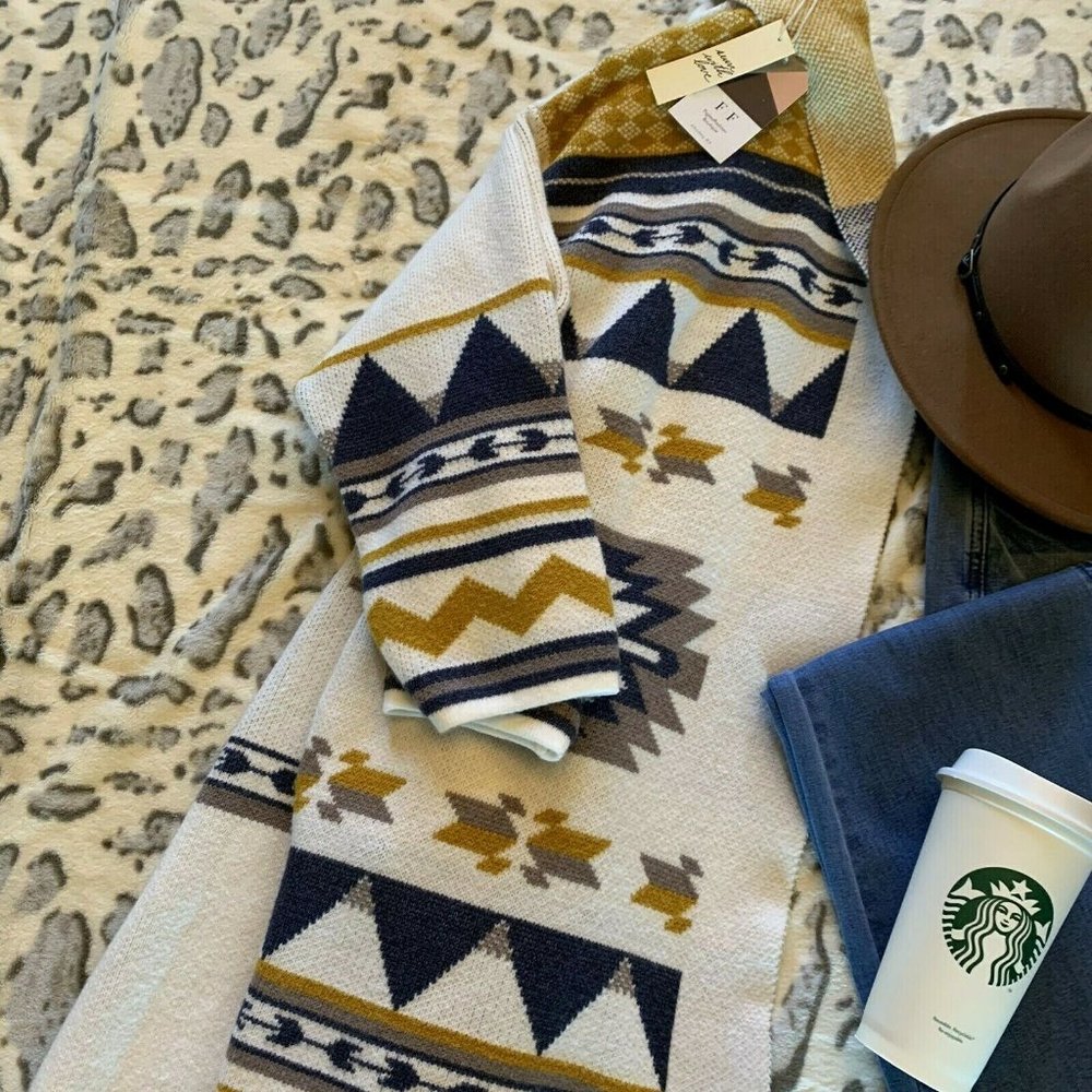 New Cowichan Print Blanket Western Cardigan Sweater Coat. - Picture 3 of 7